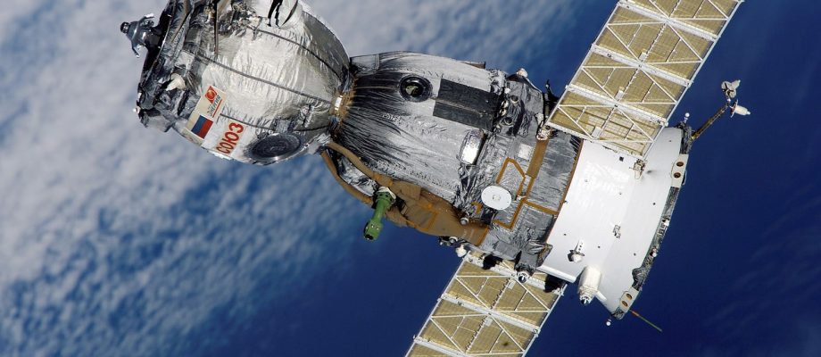satellite-spacecraft-space-67718 satellite, spacecraft, space-67718.jpg